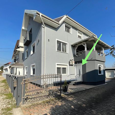 4 Stars Apartments Near Airport Velika Gorica Eksteriør billede